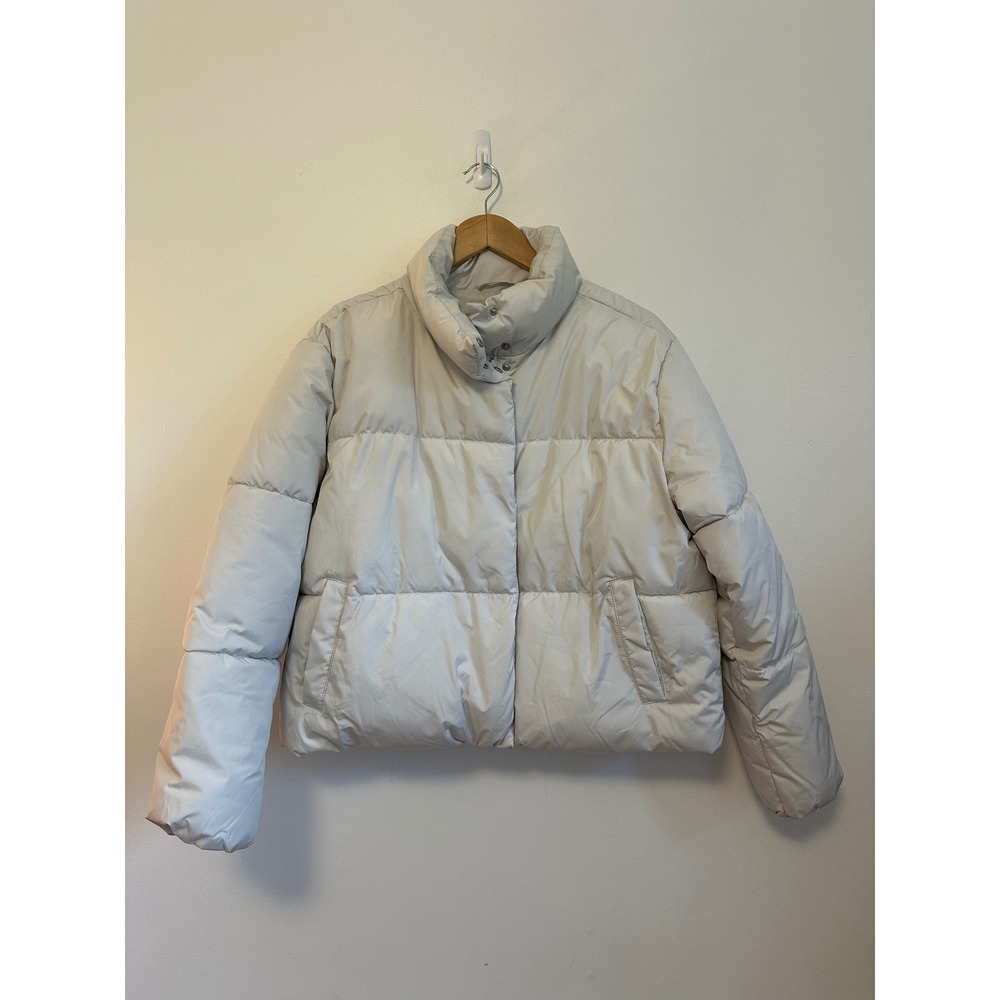 Old Navy Light Gray Quilted Funnel Neck Puffer Jacket | Size Small